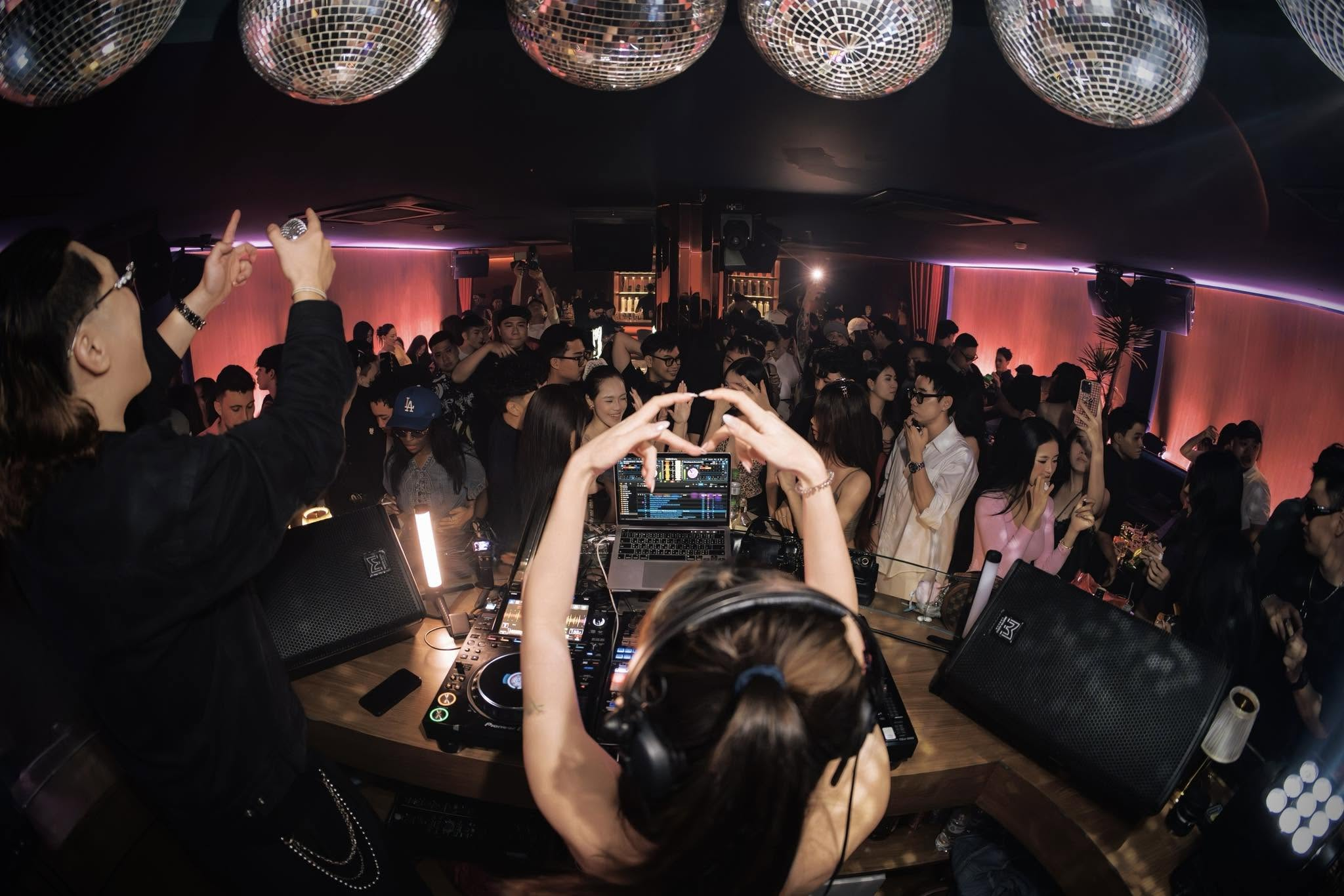 Fetti dance floor